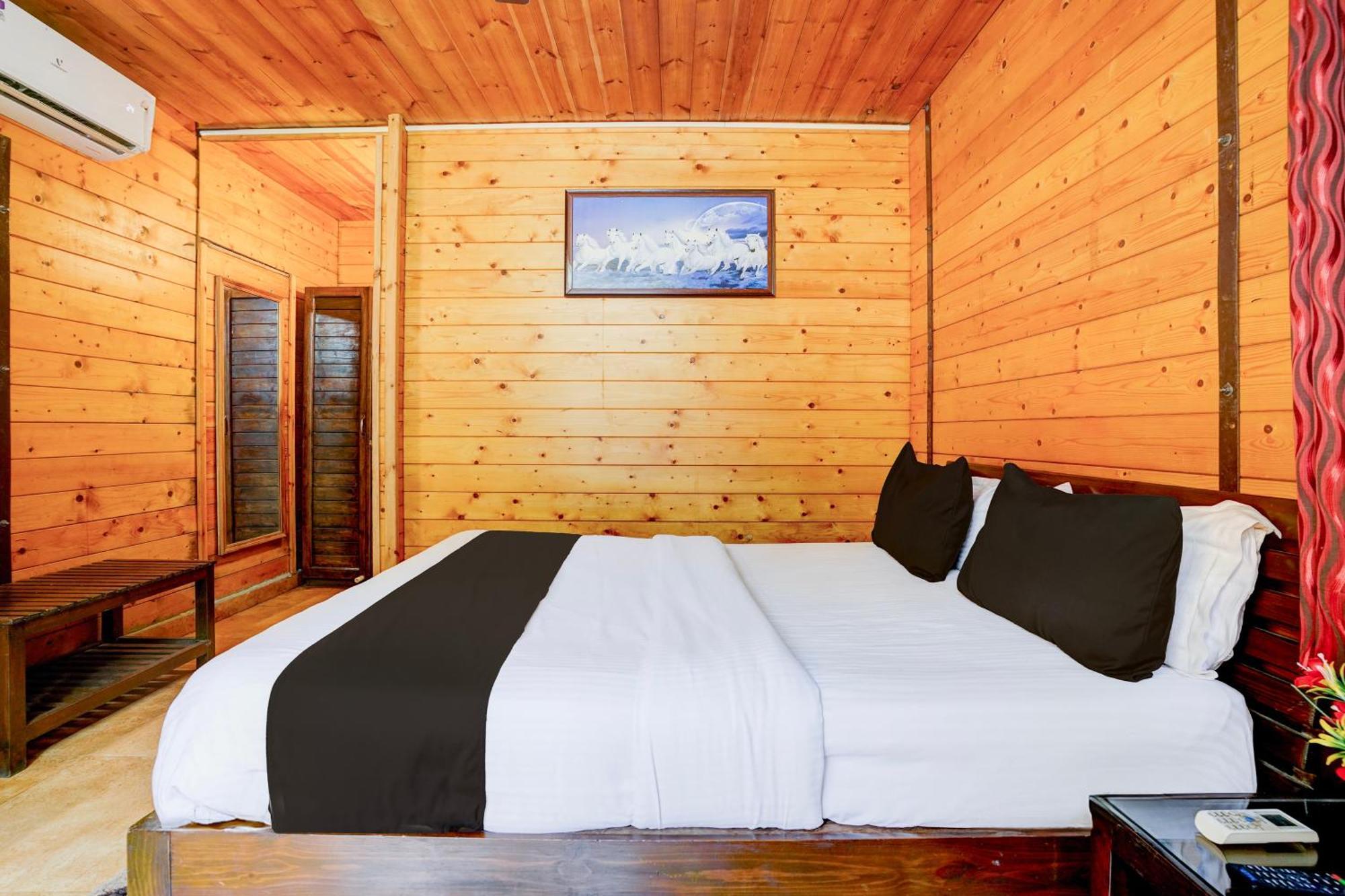 Super Townhouse Hotel Morjim