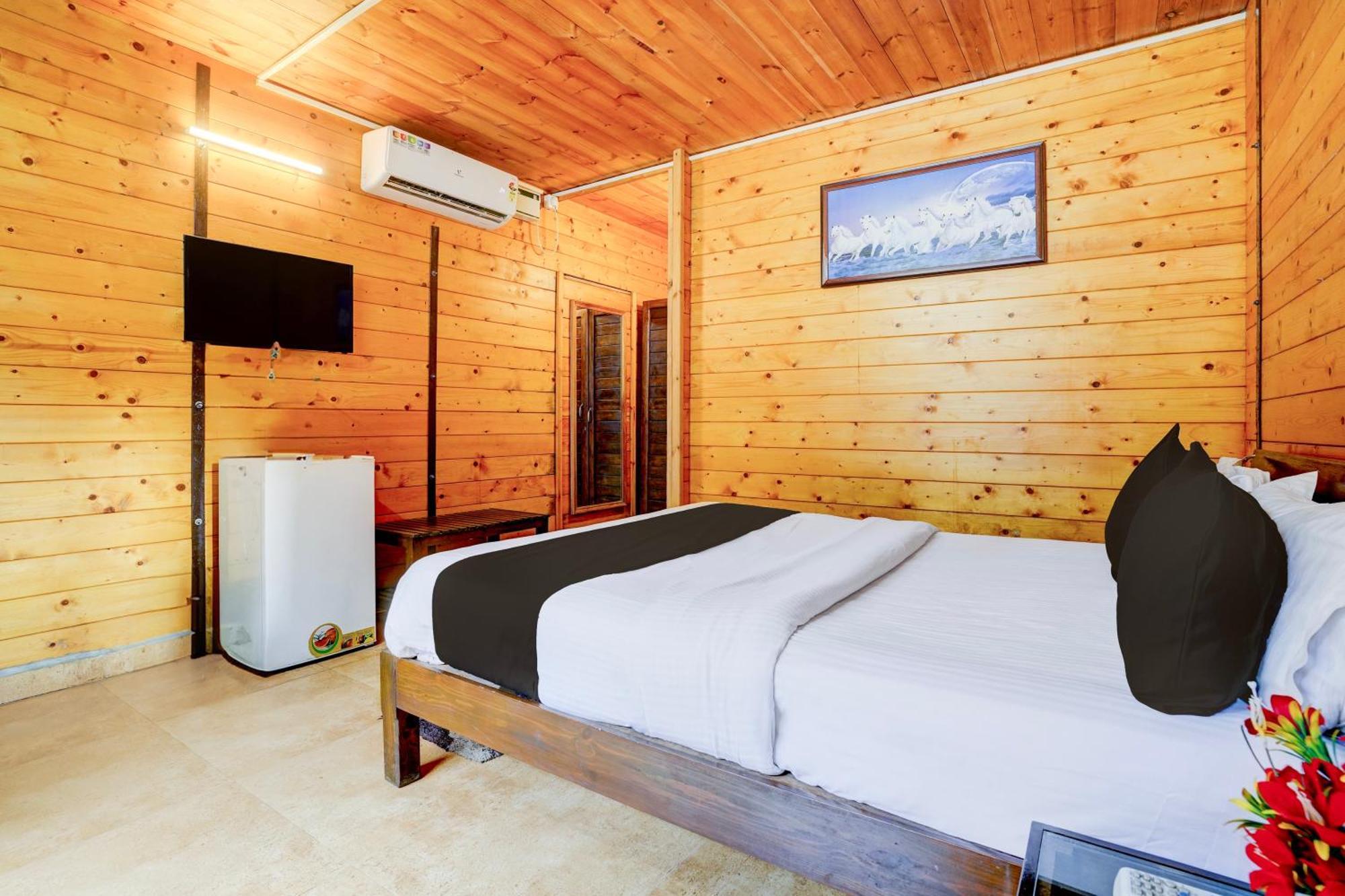 Hotel Super Townhouse Morjim