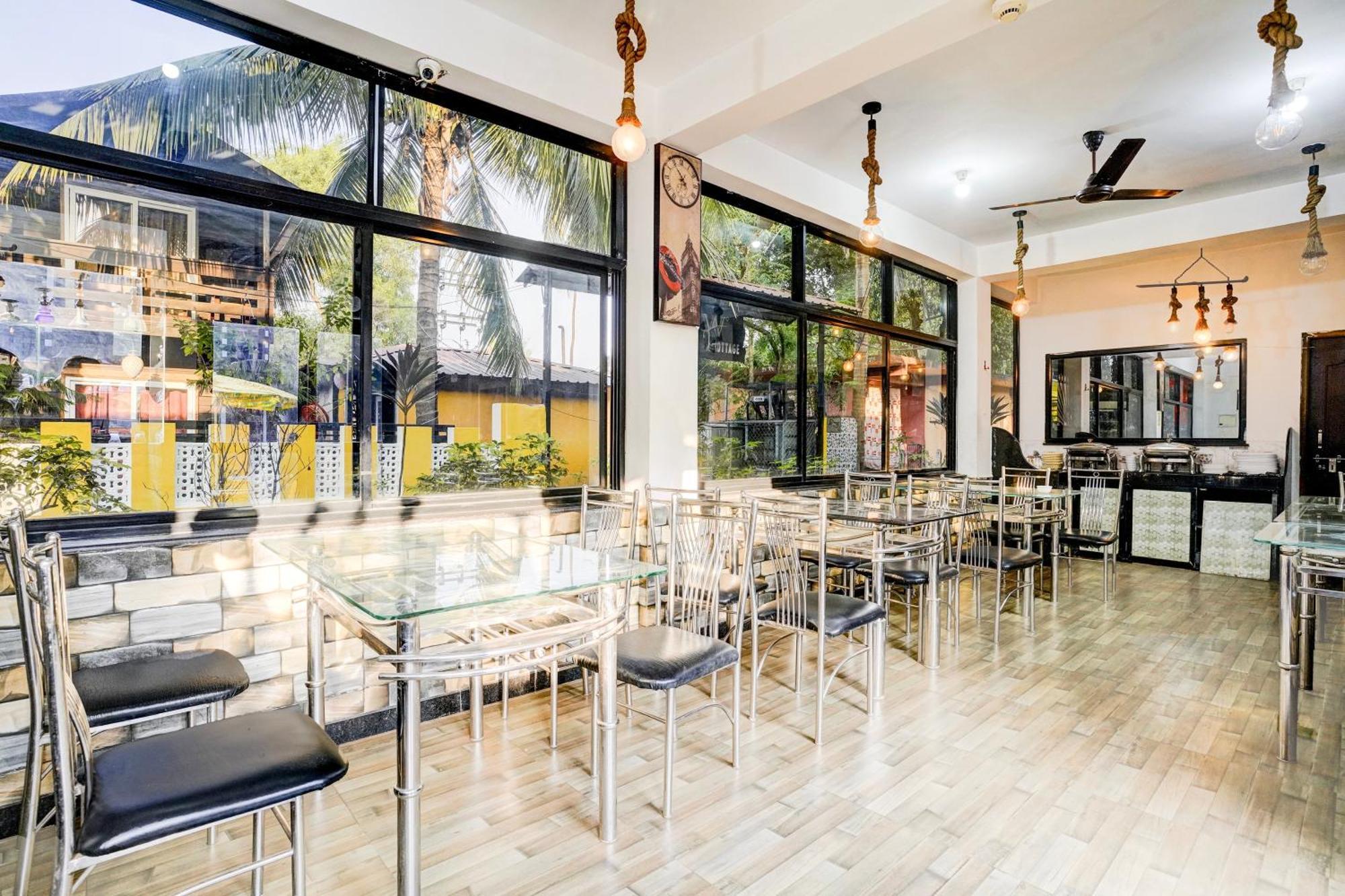 Super Townhouse Hotel