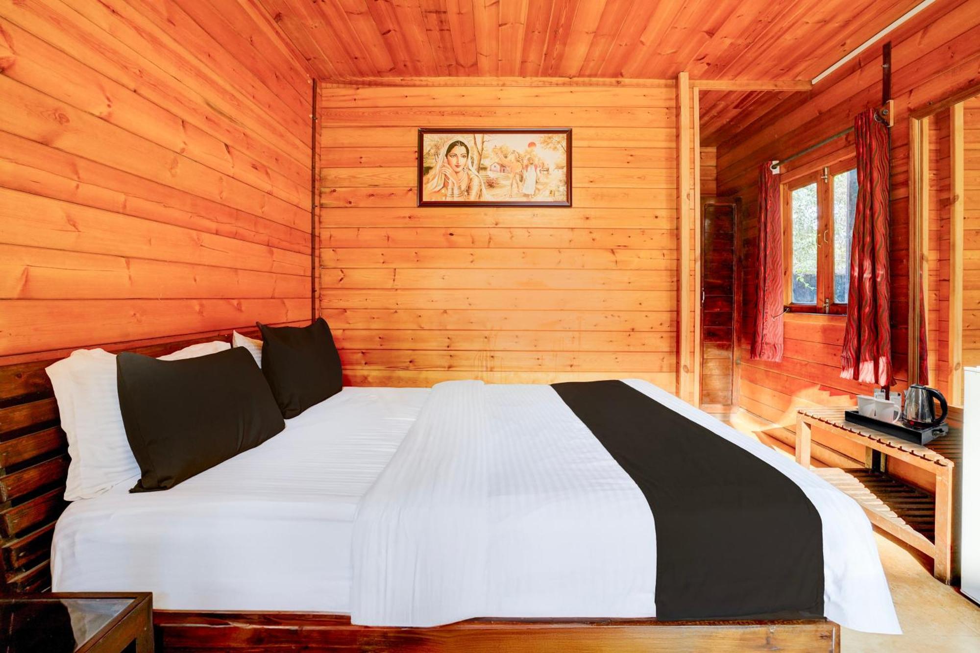 Hotel Super Townhouse Morjim