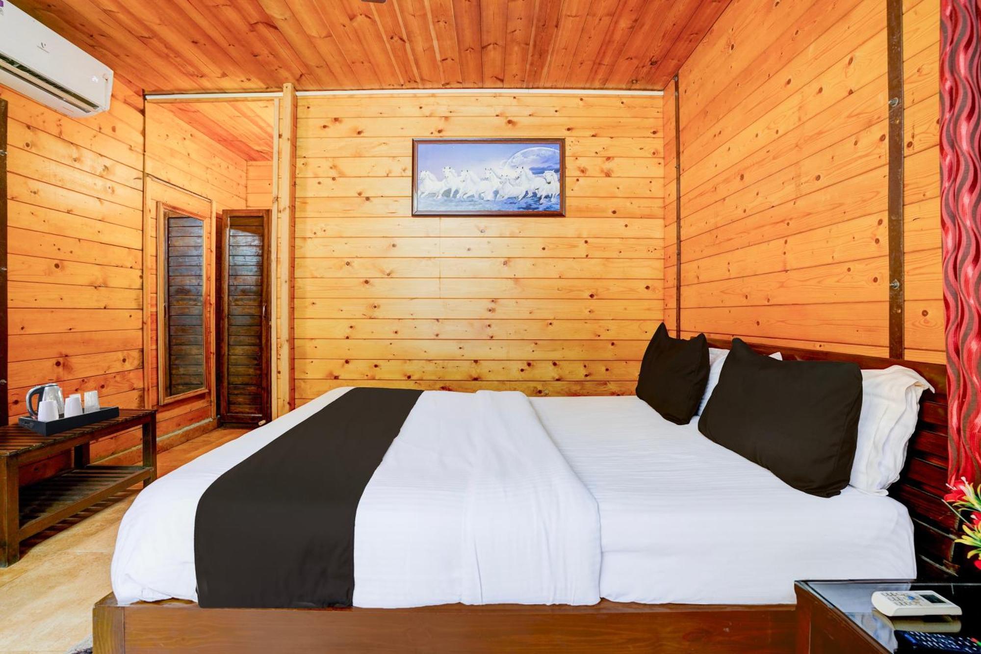 Super Townhouse Hotel Morjim